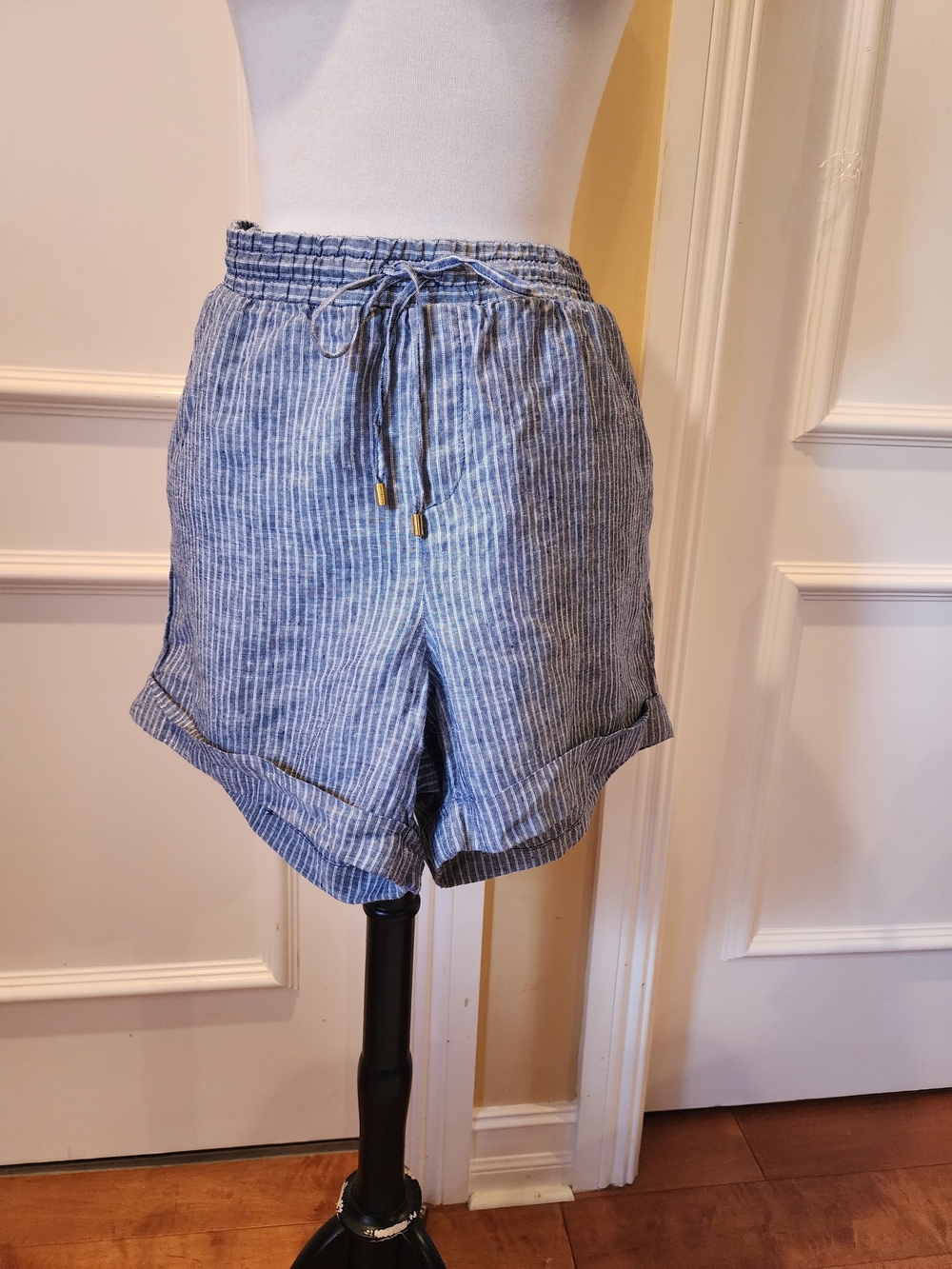 Ellen Tracy Blue & White Striped Drawstring Linen-Blend Shorts